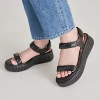 DEBRA SANDALS MIDNIGHT EMBOSSED LEATHER(MIDNIGHT EMBOSSED LEATHER,5)